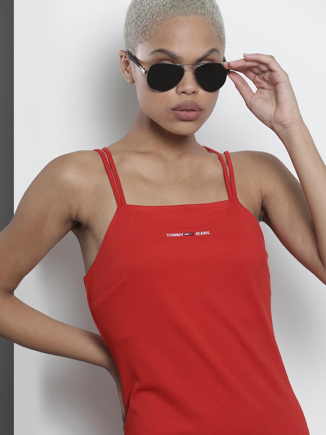 

Tommy Hilfiger Red Solid Bodycon Dress