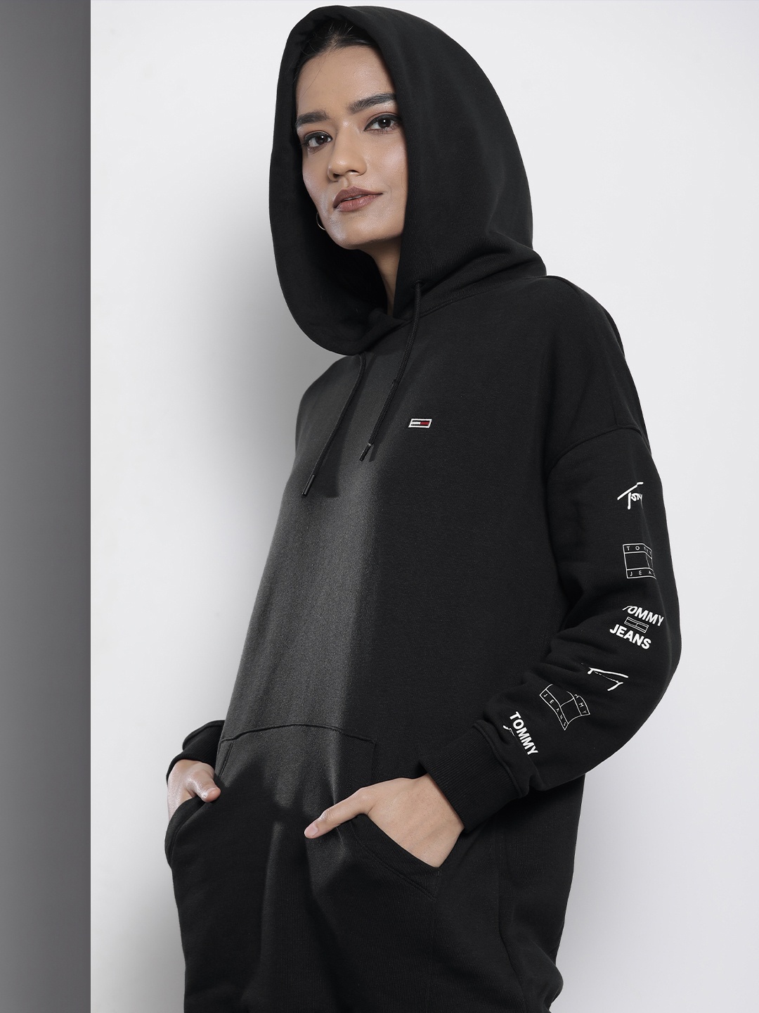 

Tommy Hilfiger Black Hooded Drop Shoulder T-shirt Dress with Printed Detail