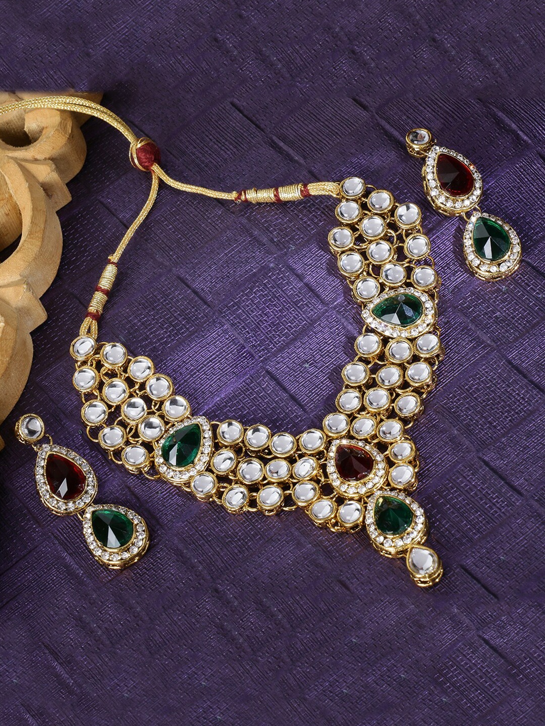 

LIVE EVIL Red & Green Gold-Toned Kundan Stone Studded Jewellery Set