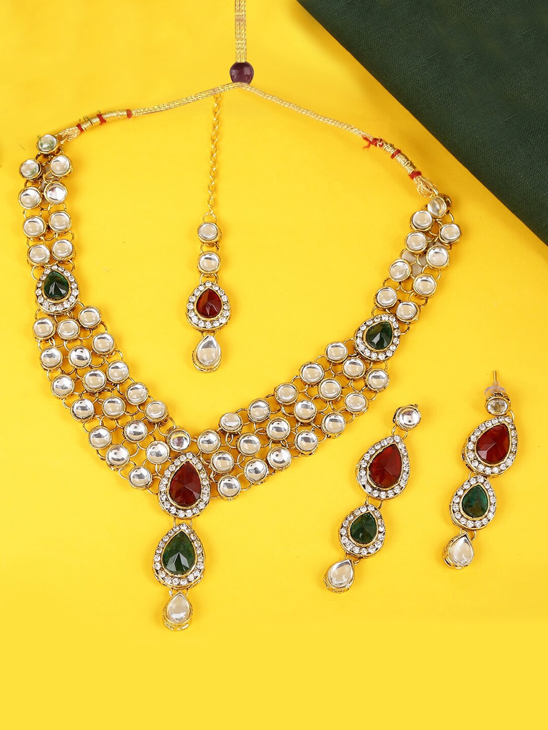 

LIVE EVIL White & Maroon Gold Plated Kundan Jadau Jewellery Set