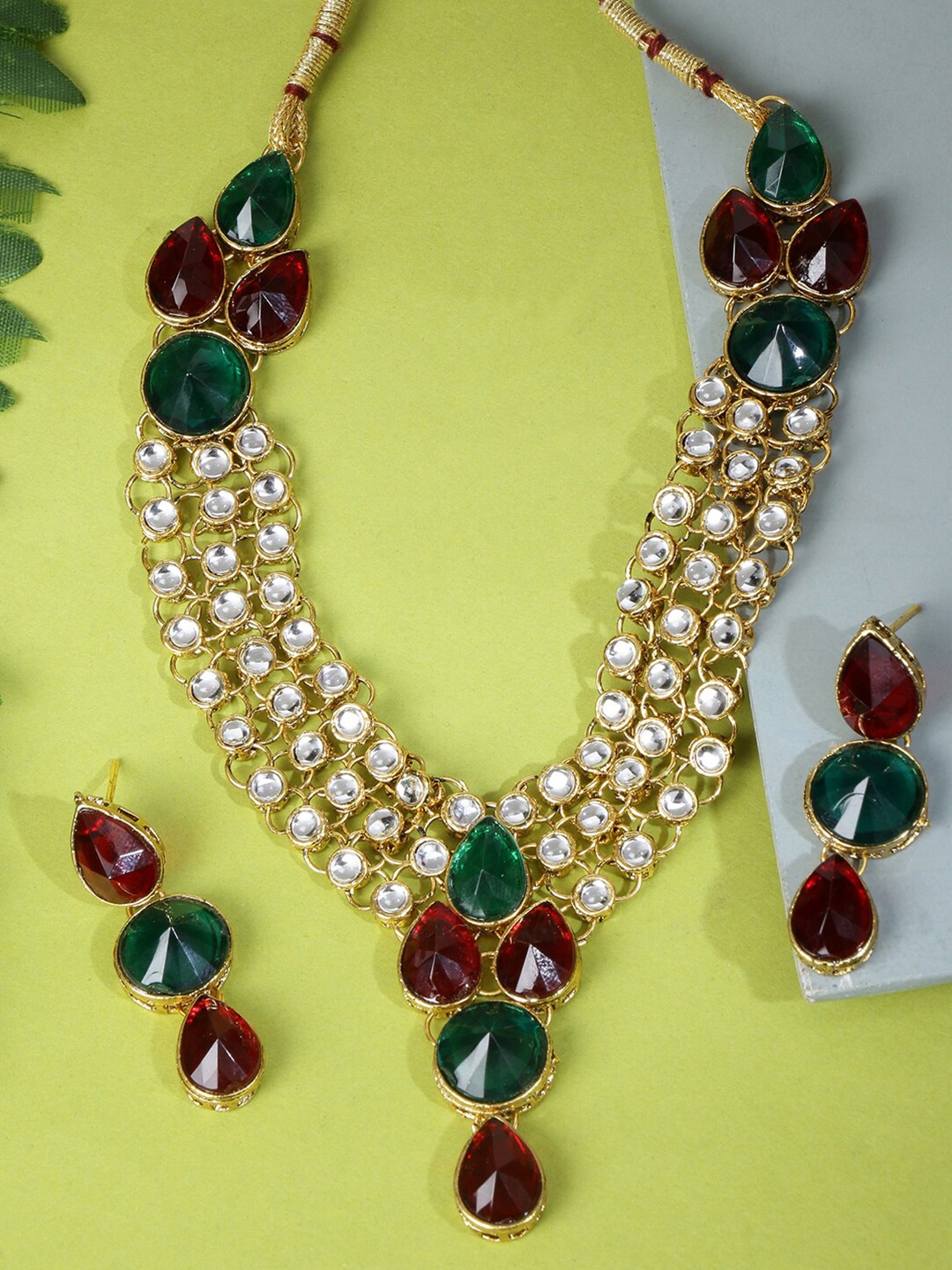 

LIVE EVIL Red & Gold-Toned Kundan Studded Necklace