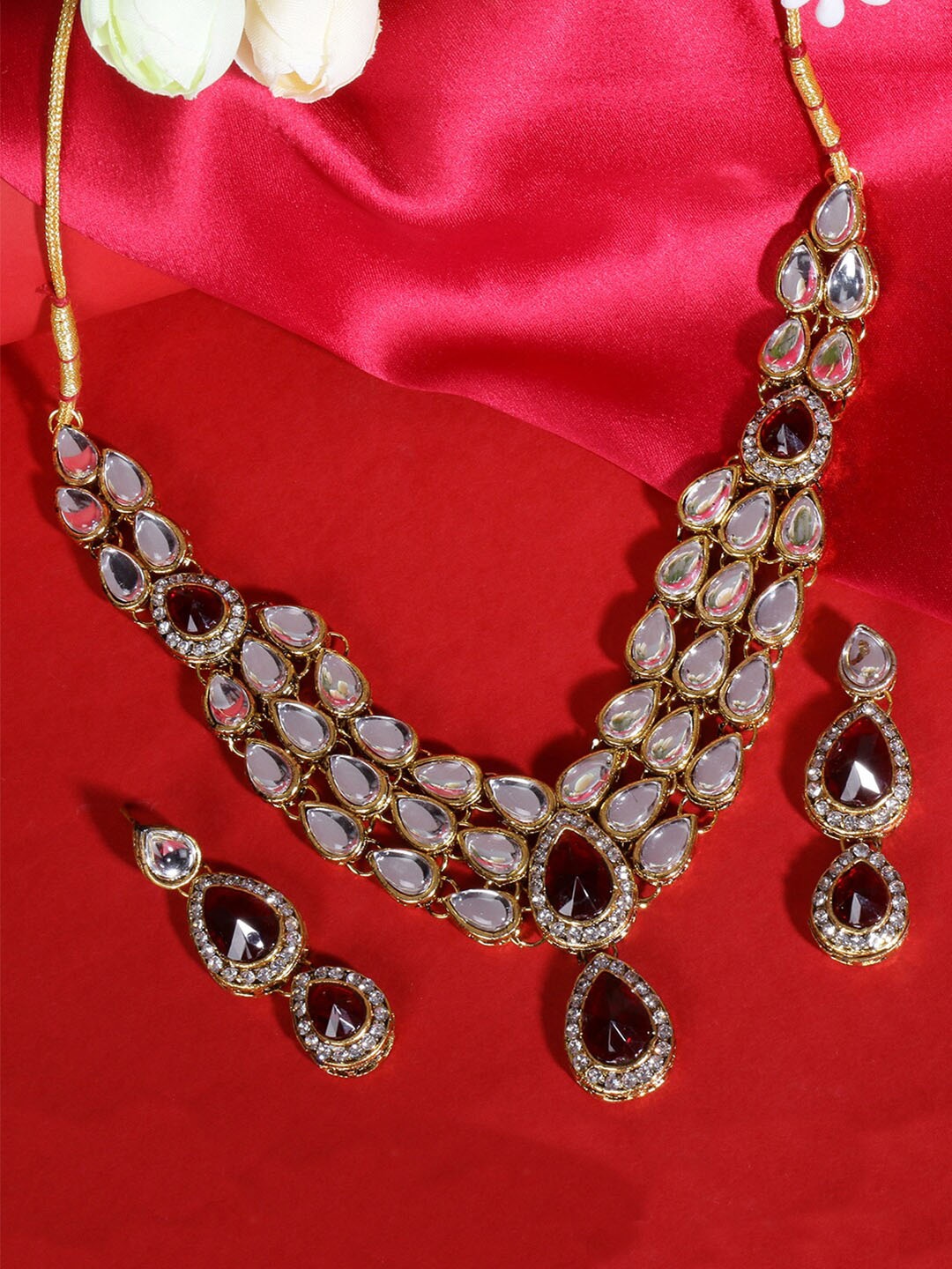 

LIVE EVIL Red & Gold-Plated Kundan Studded Jewellery Set