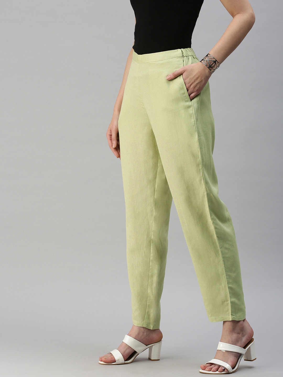 

Global Desi Women Green Textured Mid Rise Slim Fit Trousers