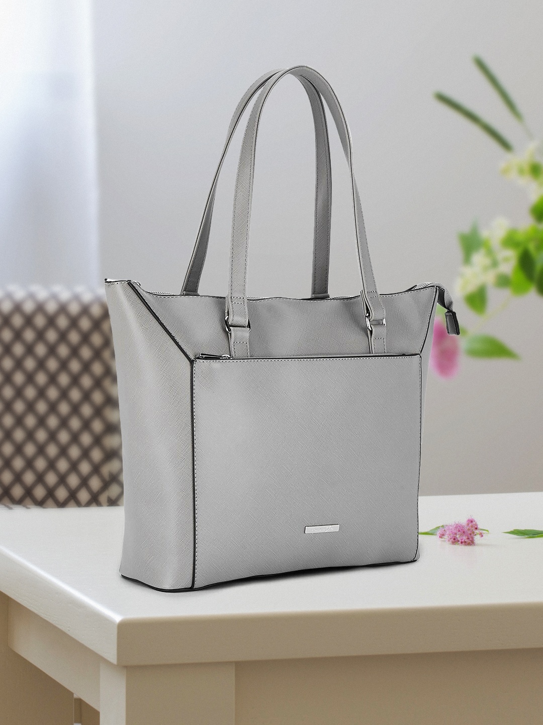

Forever Glam by Pantaloons Women Grey PU Oversized Shopper Shoulder Bag