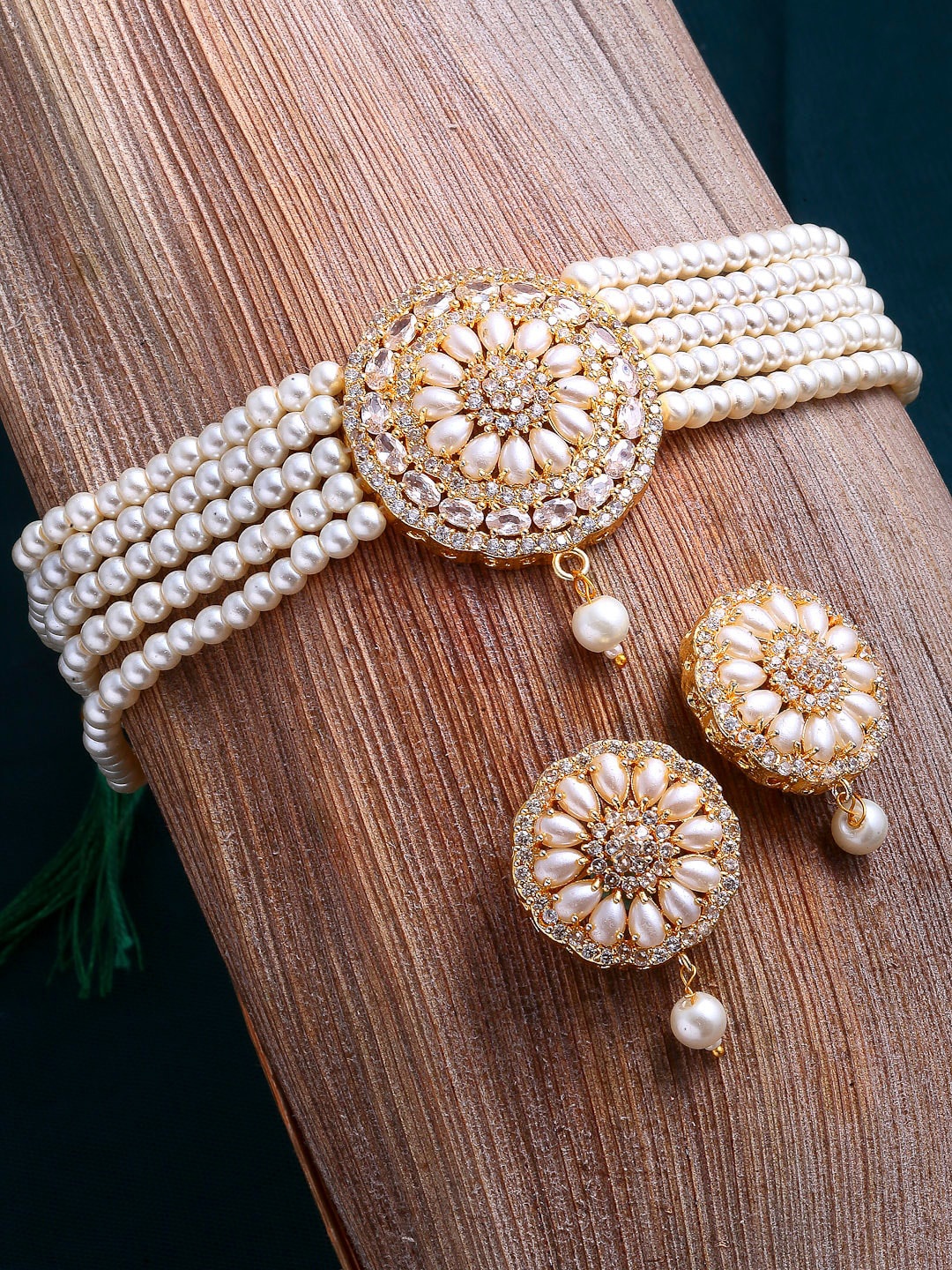 

ZENEME Gold-Toned White Stone-Studded & Pearl Beaded Choker Jewellery Set