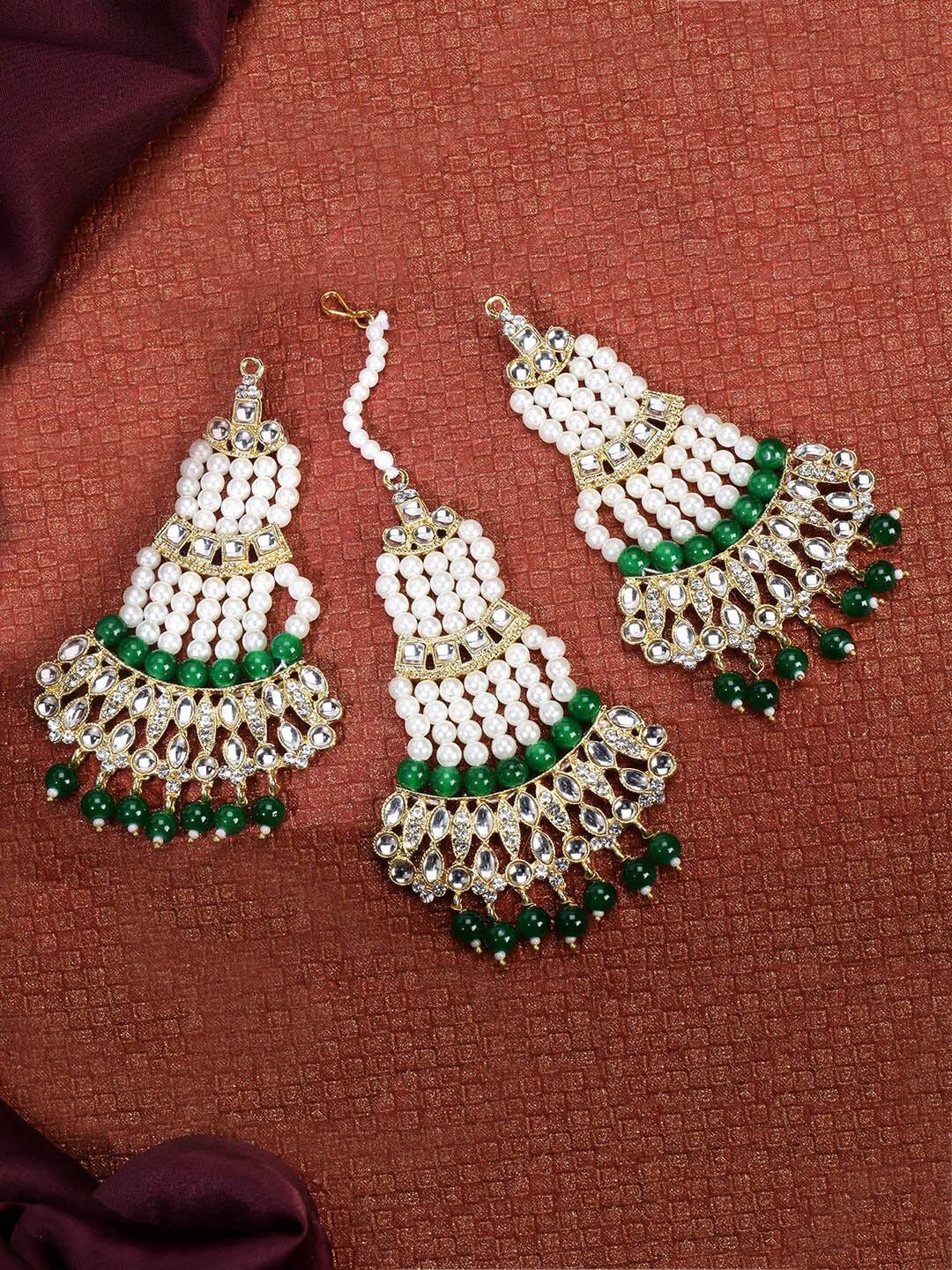 

LIVE EVIL Green & Gold-Toned & Plated Kundan Maang Tikka With Earrings Set
