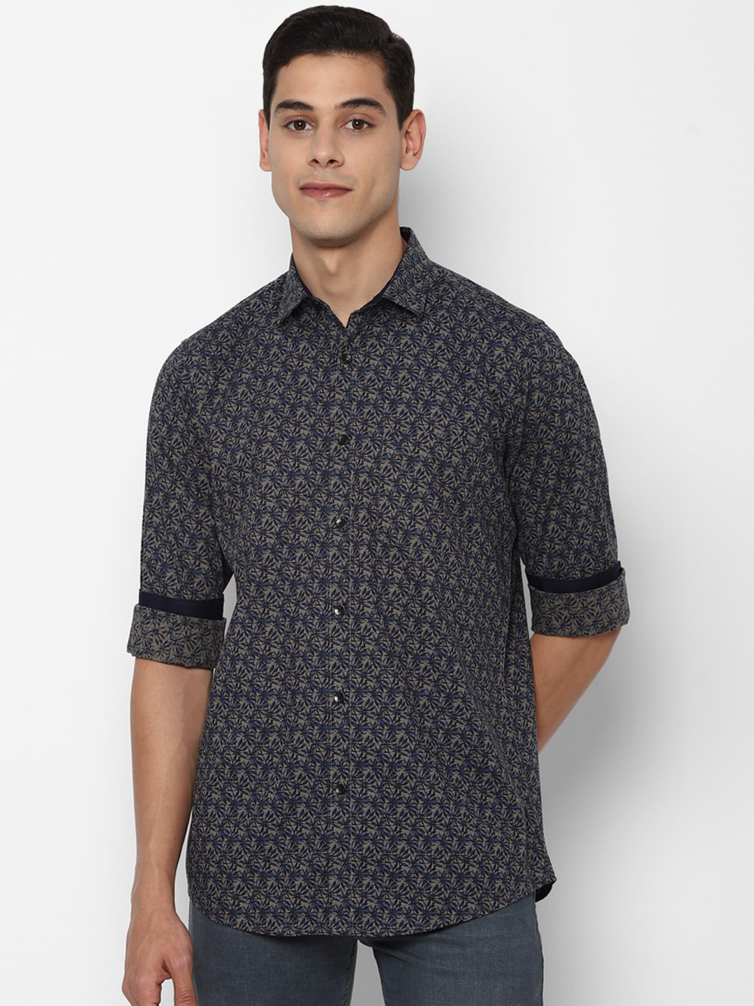

Allen Solly Men Navy Blue Slim Fit Floral Printed Casual Shirt
