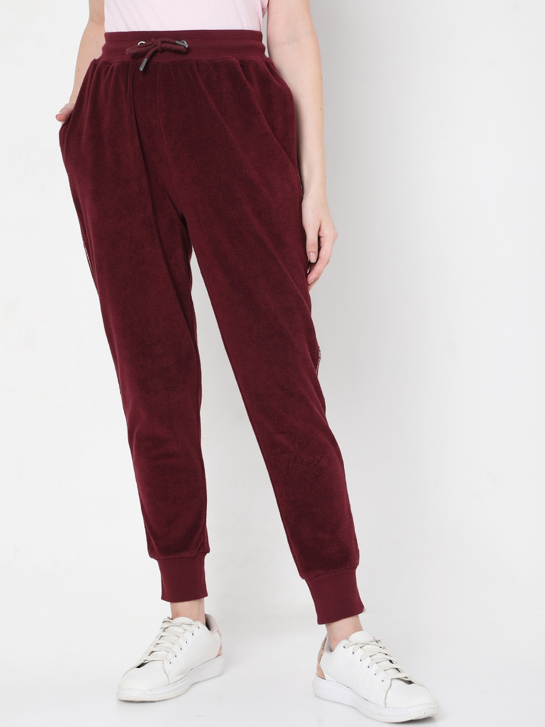 

Vero Moda Women Maroon Solid Cotton Joggers