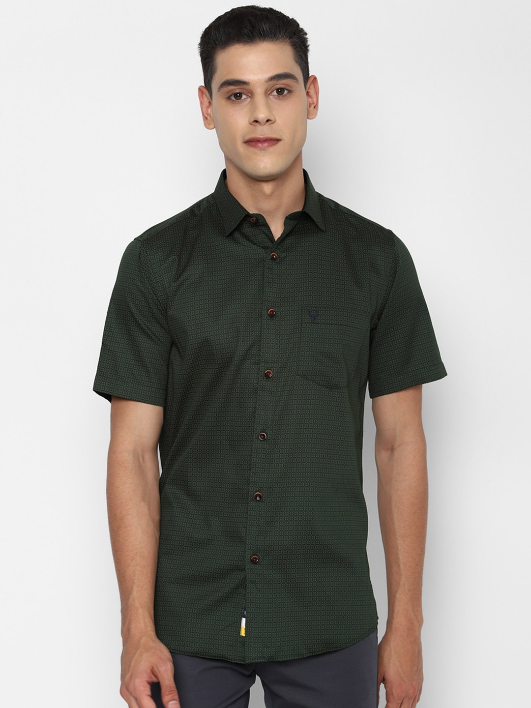 

Allen Solly Men Green Slim Fit Printed Pure Cotton Casual Shirt