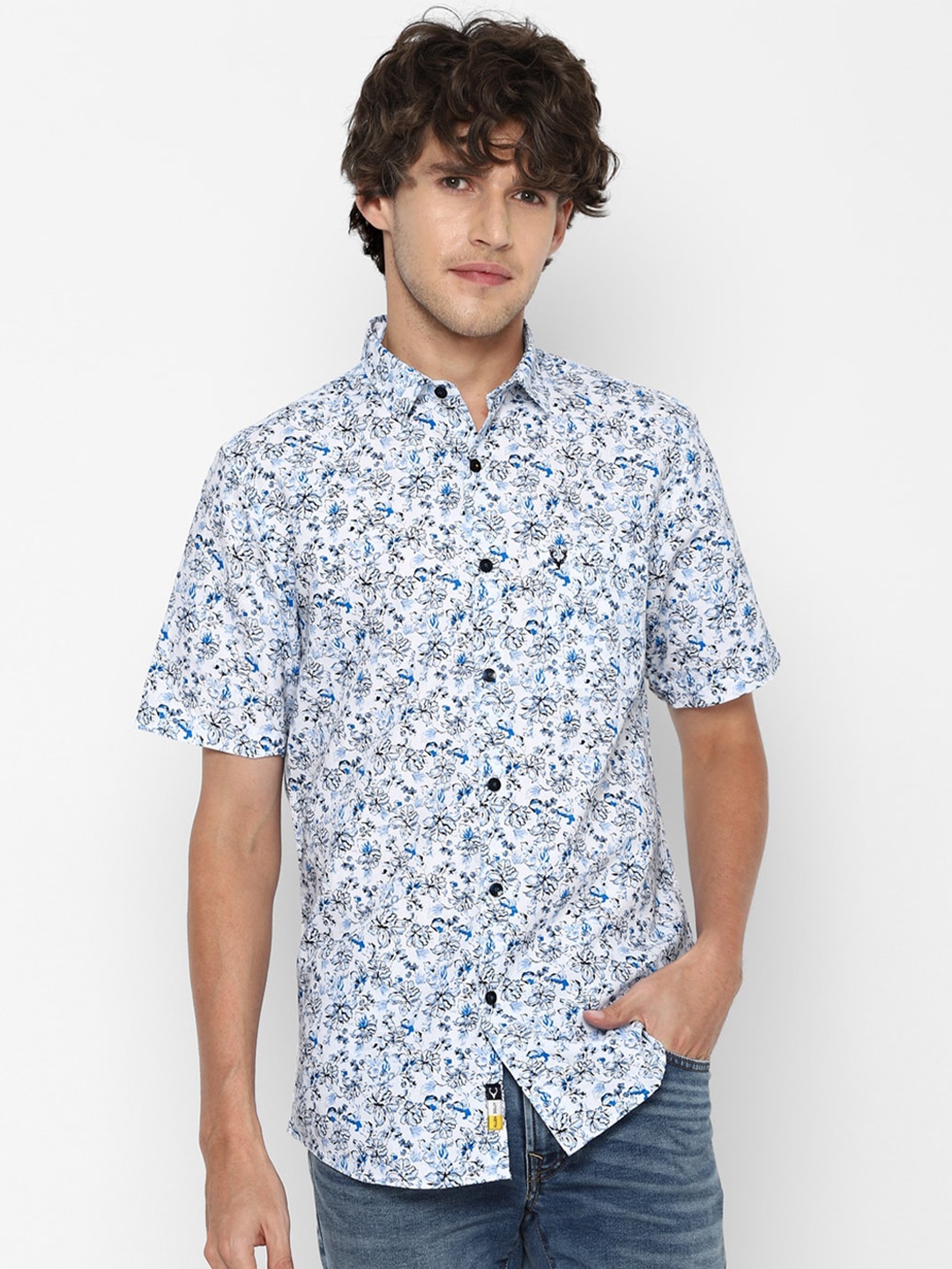 

Allen Solly Men Blue & White Slim Fit Floral Printed Pure Cotton Casual Shirt