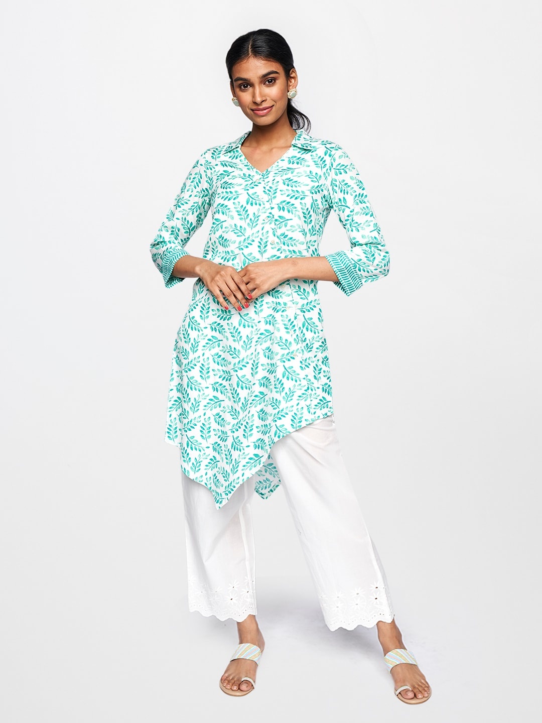 

Global Desi Green & White Floral Printed Collar Neck Regular Kurta