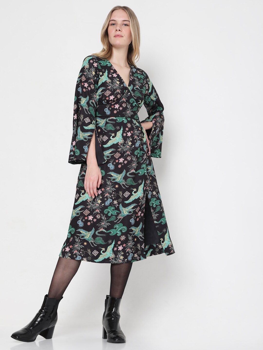 

Vero Moda Black & Green Floral Sheath Midi Dress