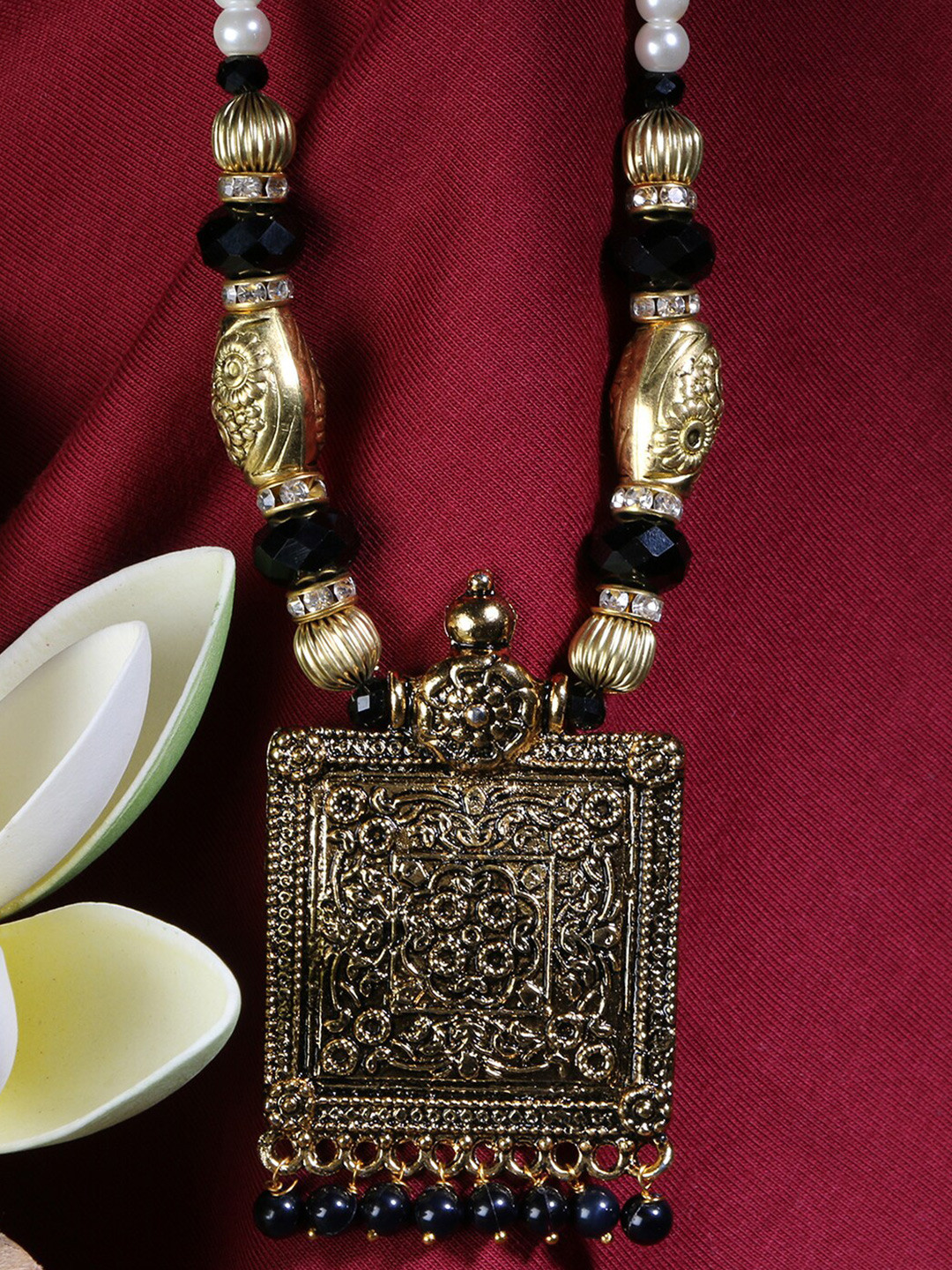 

LIVE EVIL Gold-Toned & Black Copper-Plated Kundan Stone Necklace