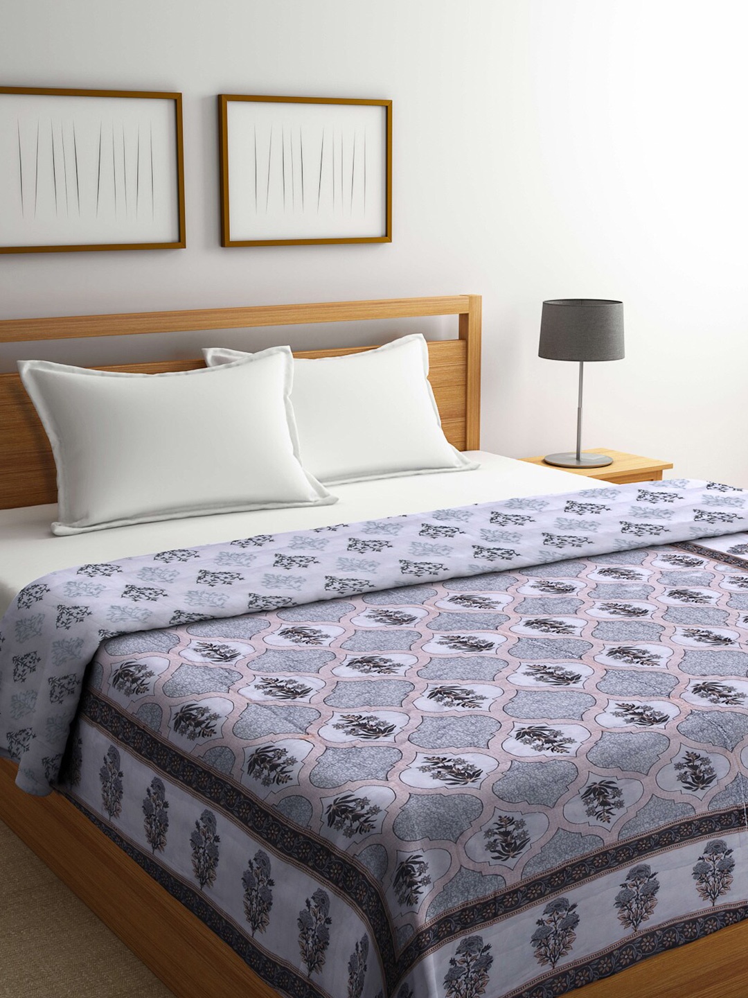 

KLOTTHE Green & White Floral Mild Winter 553 GSM Double Bed Quilt