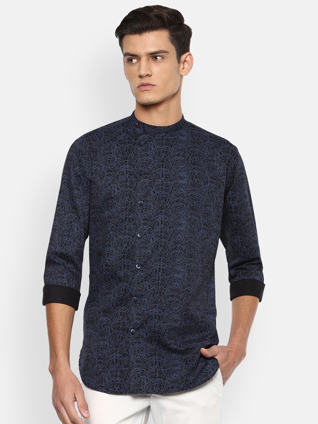 

V Dot Men Navy Blue Slim Fit Printed Cotton Casual Shirt
