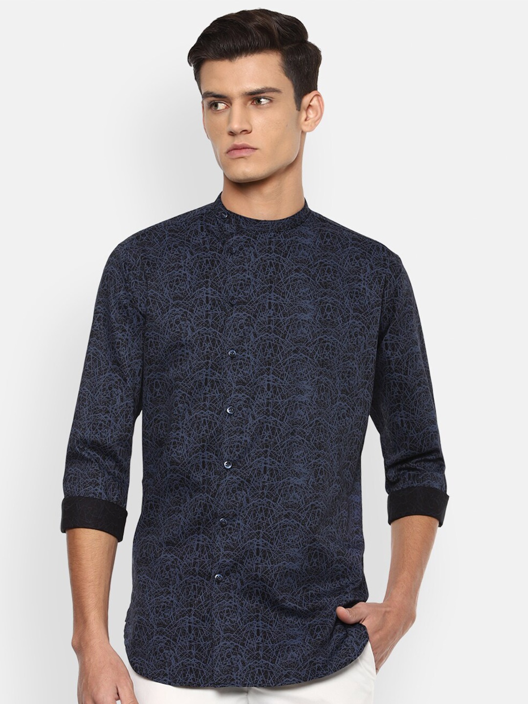 

V Dot Men Navy Blue Slim Fit Printed Cotton Casual Shirt