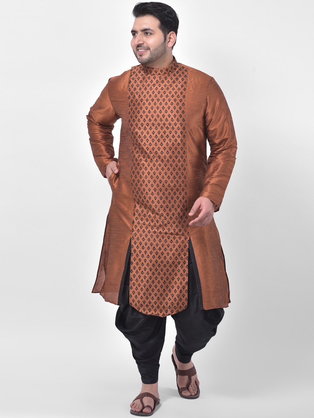

DEYANN PLUS Men Brown & Black Ethnic Motifs Printed Dupion Silk Kurta with Dhoti Pants