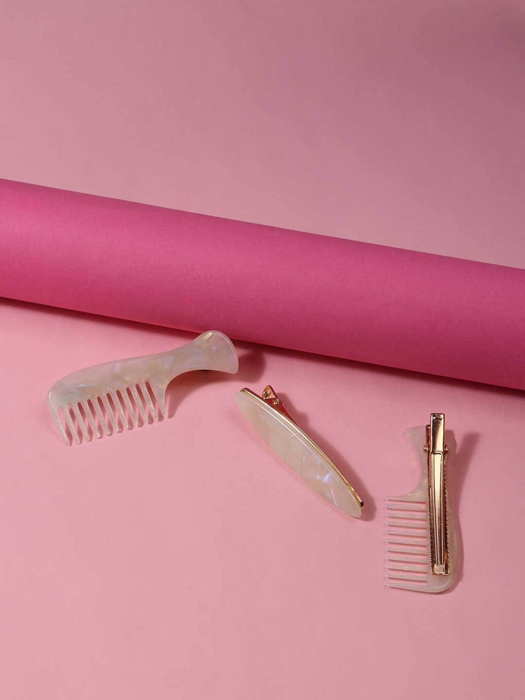 

Lilly & sparkle Women Gold-Toned & Off-White Set of 3 Comb Shaped Alligator Hair Clip