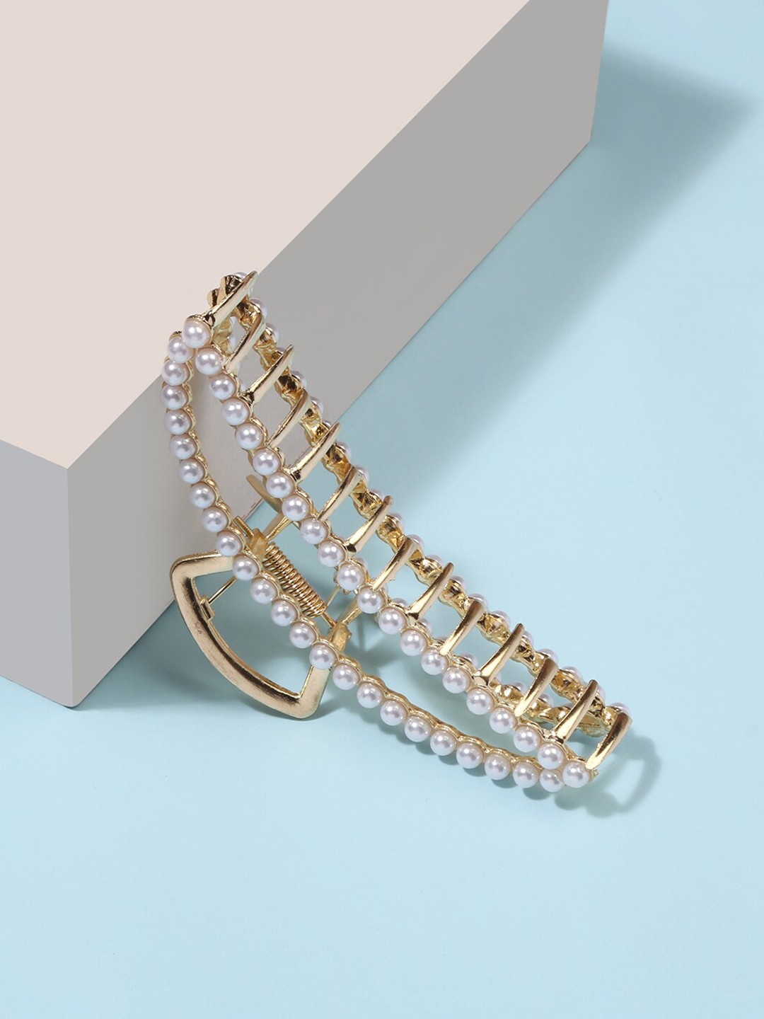 

Lilly & sparkle Women Gold-Toned & White Beaded Claw Clip