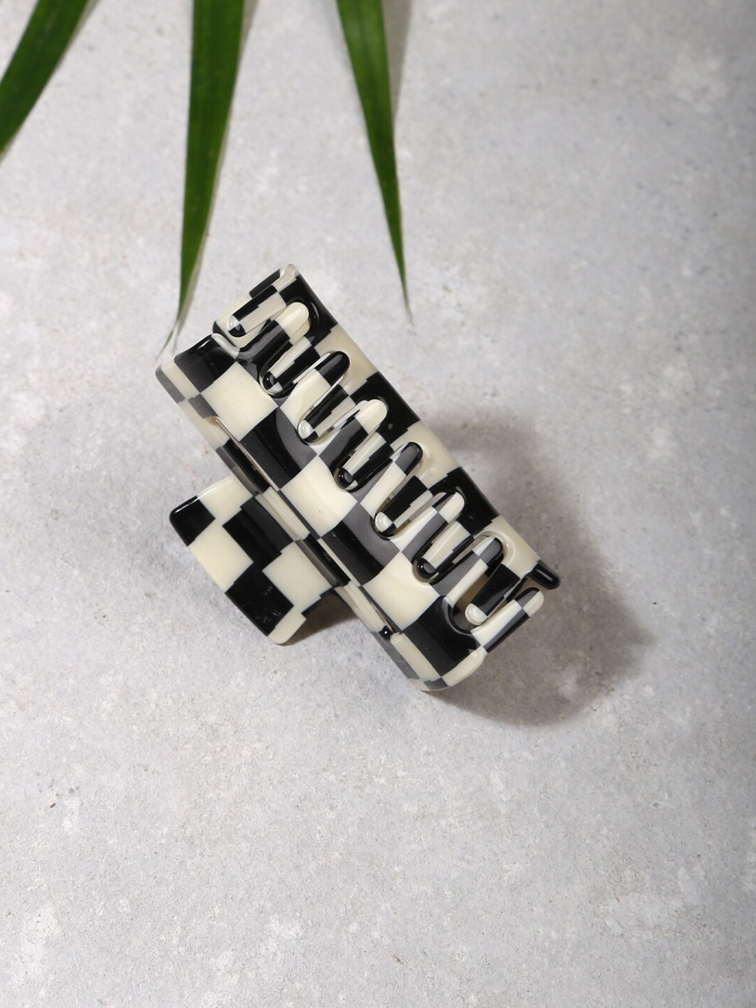 

Lilly & sparkle Women Black & Beige Claw Clip