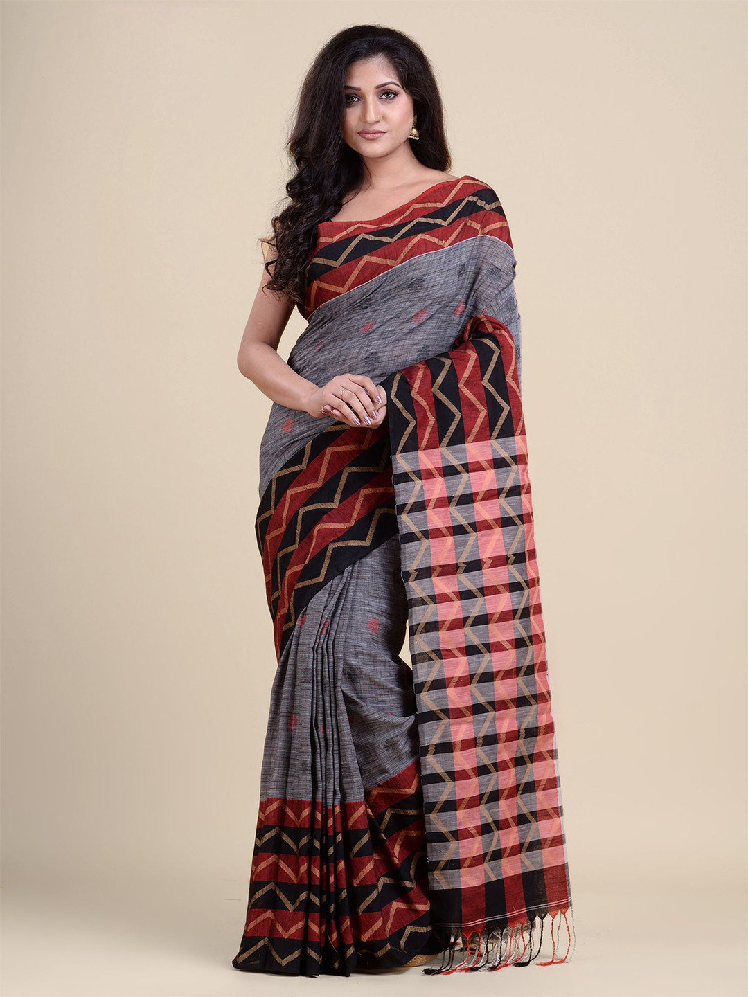 

Charukriti Grey & Red Floral Pure Cotton Saree