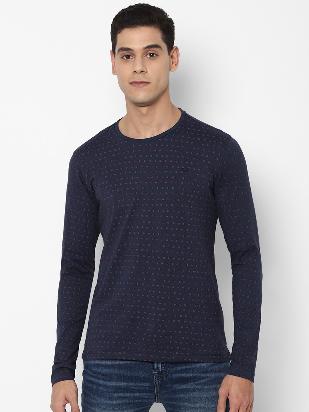 

Allen Solly Men Navy Blue Striped Pockets T-shirt