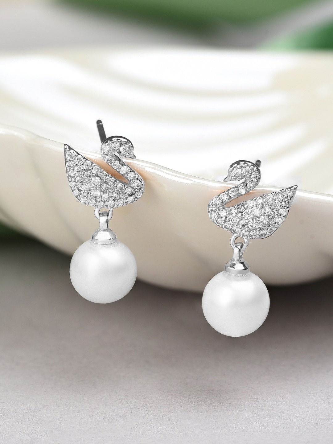 

AMI Silver-Toned Contemporary Drop Earrings