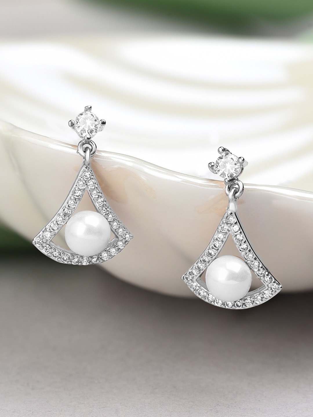 

AMI Silver-Toned Contemporary Drop Earrings