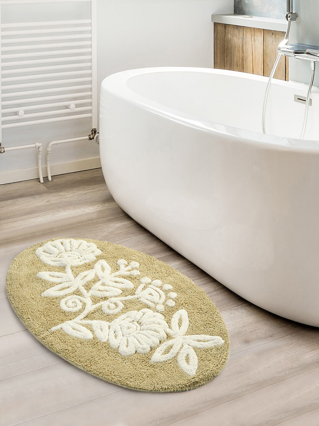 

Saral Home Beige & White Handmade Oval-Shaped Bathmat