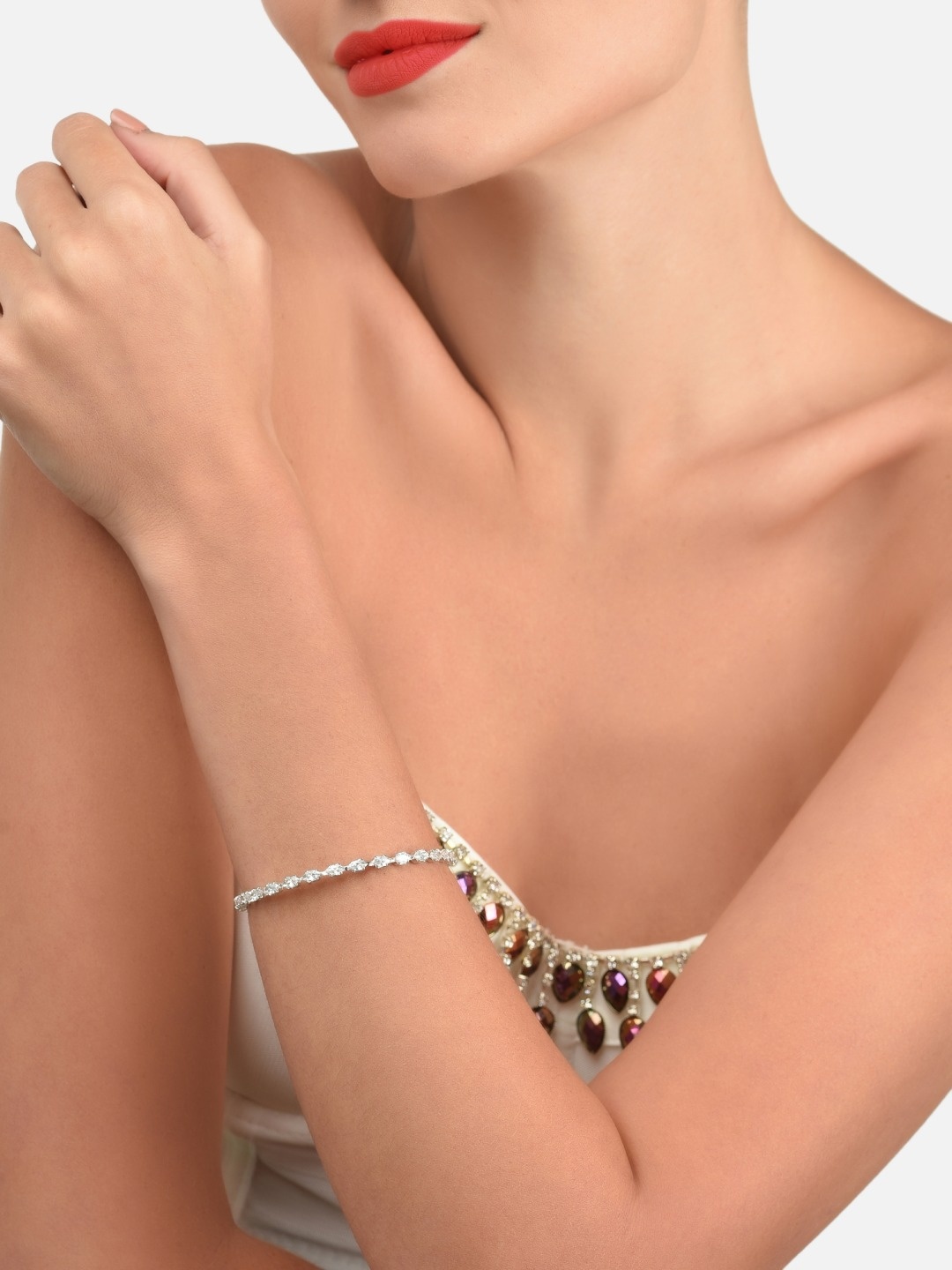 

AMI Women Silver-Toned & White Brass Cubic Zirconia Silver-Plated Kada Bracelet