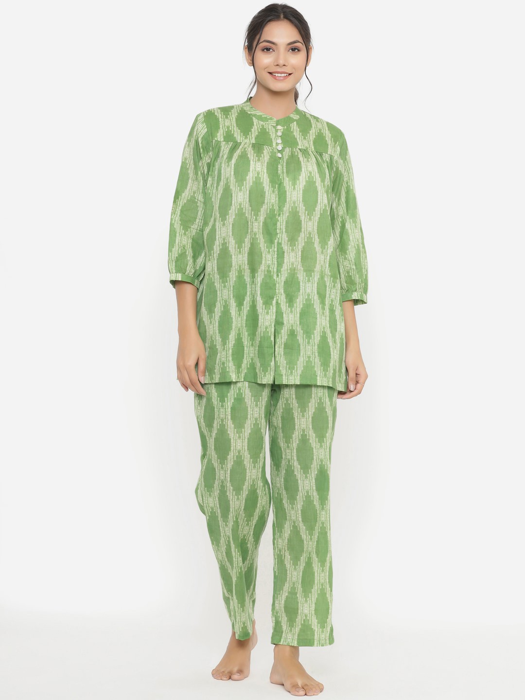 

JISORA Women Green & White Pure Cotton Printed Night suit