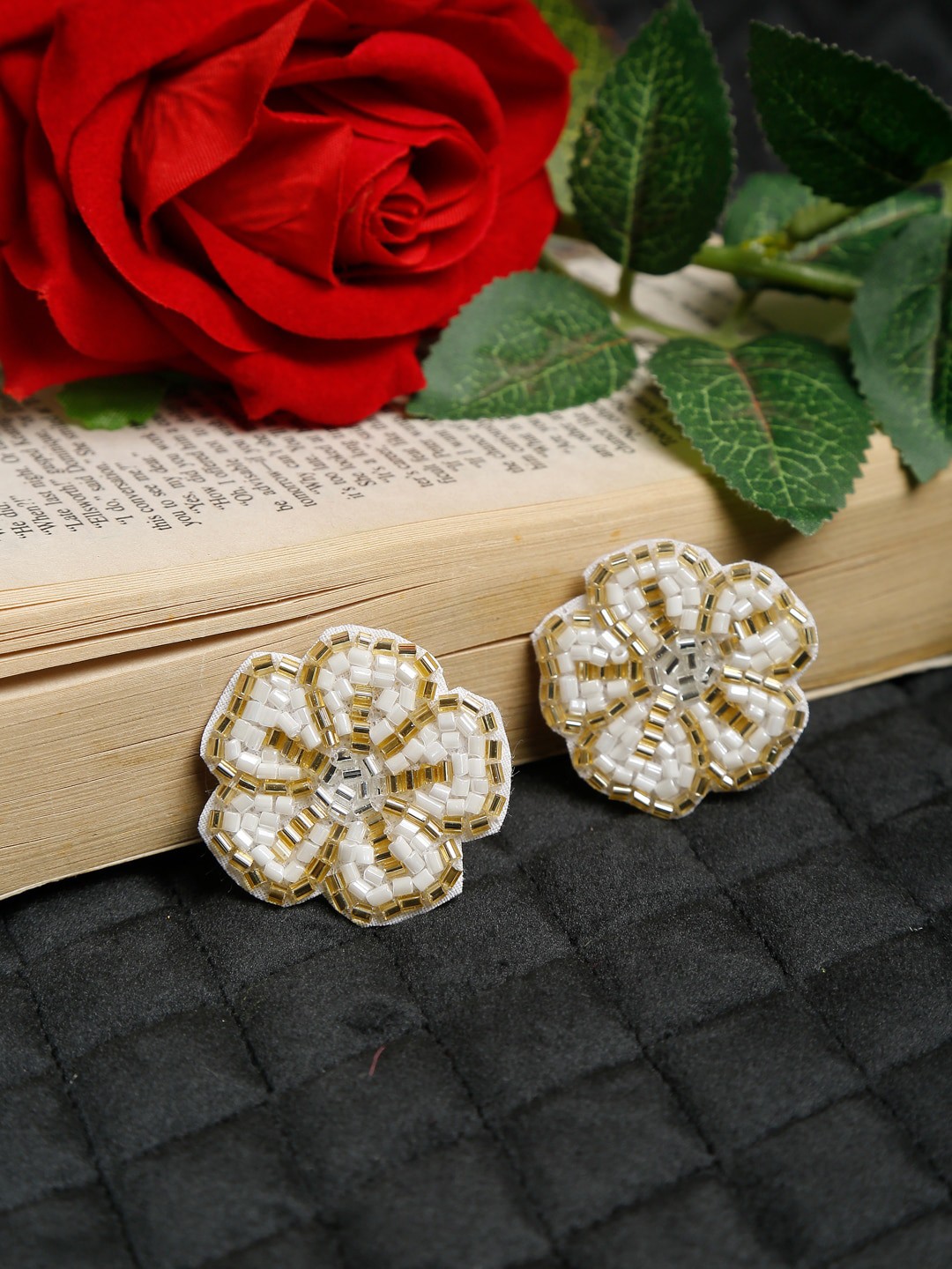 

NEUDIS White Floral Studs Earrings