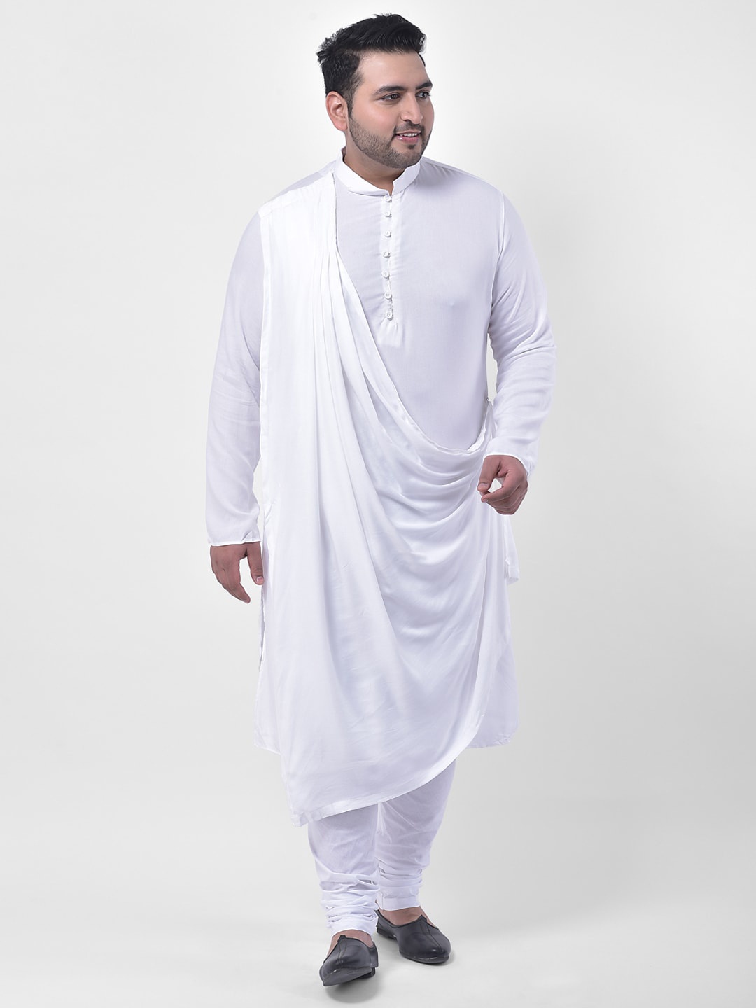

DEYANN PLUS Men White Pleated Kurta with Churidar