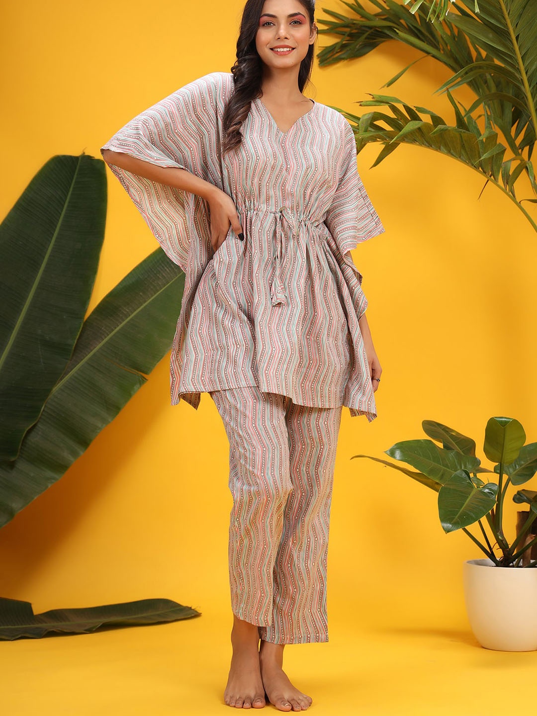 

JISORA Women Grey & Pink Printed Kaftan Night suit