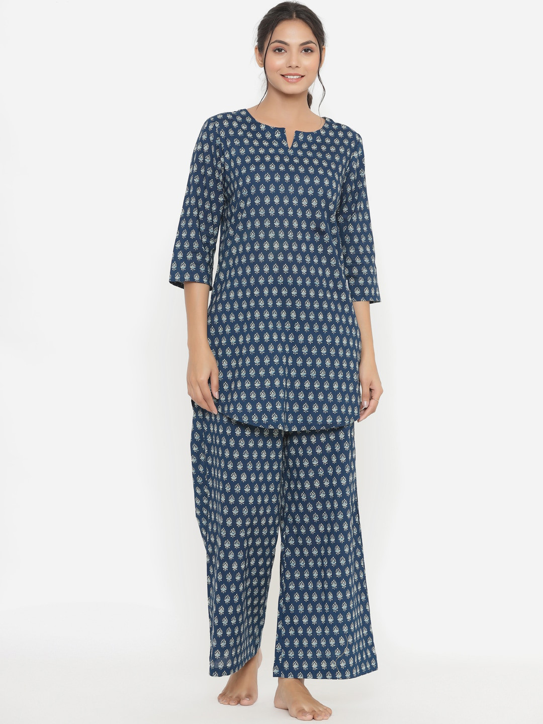 

JISORA Women Blue & White Pure Cotton Printed Night suit
