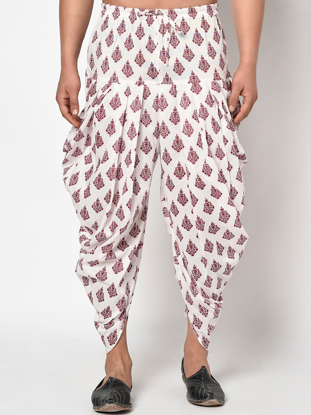 

TABARD Men White & Pink Printed Loose Fit Cotton Patiala