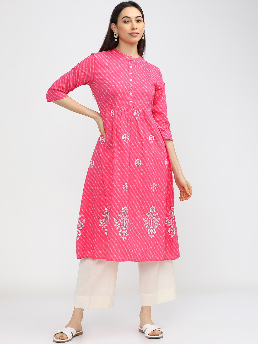 

Vishudh Women Pink Floral Printed A-Line Kurta