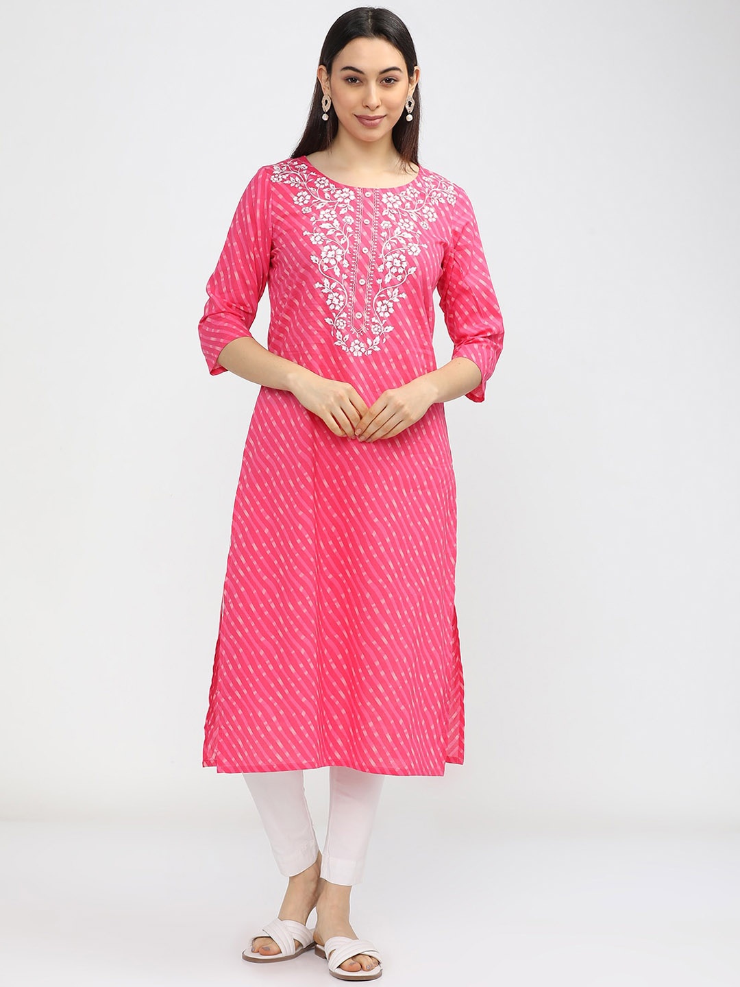 

Vishudh Women Pink Printed Thread Work Kurta