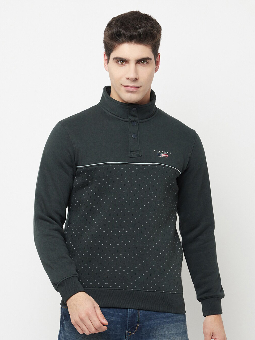 

Octave Men Green Sweatshirt