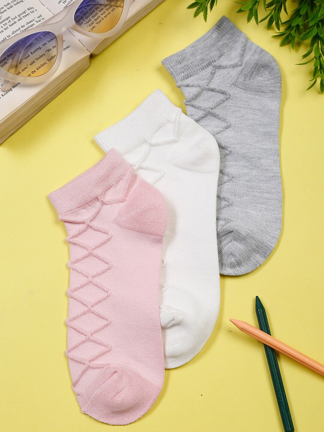 

MUTAQINOTI Pack of 3 Women Patterned Ankle-Length Socks, Cream