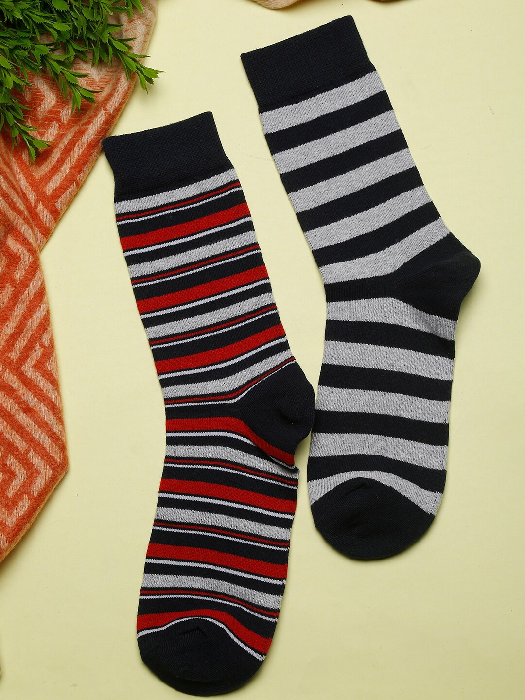 

MUTAQINOTI Men Pack Of 2 Assorted Calf-Length Socks