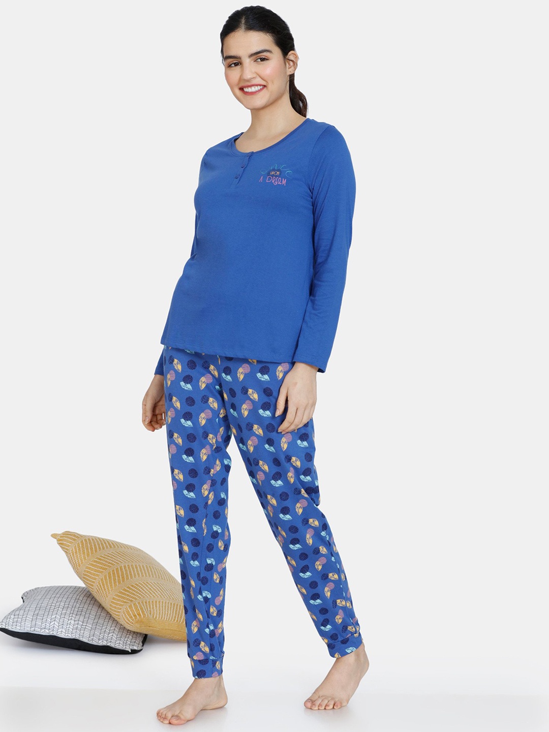 

Zivame Women Blue & Peach-Coloured Night suit