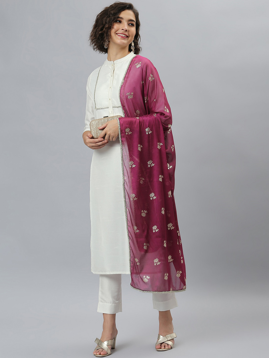 

Janasya Women Cream-Coloured Gotta Patti Kurta with Trousers & With Dupatta
