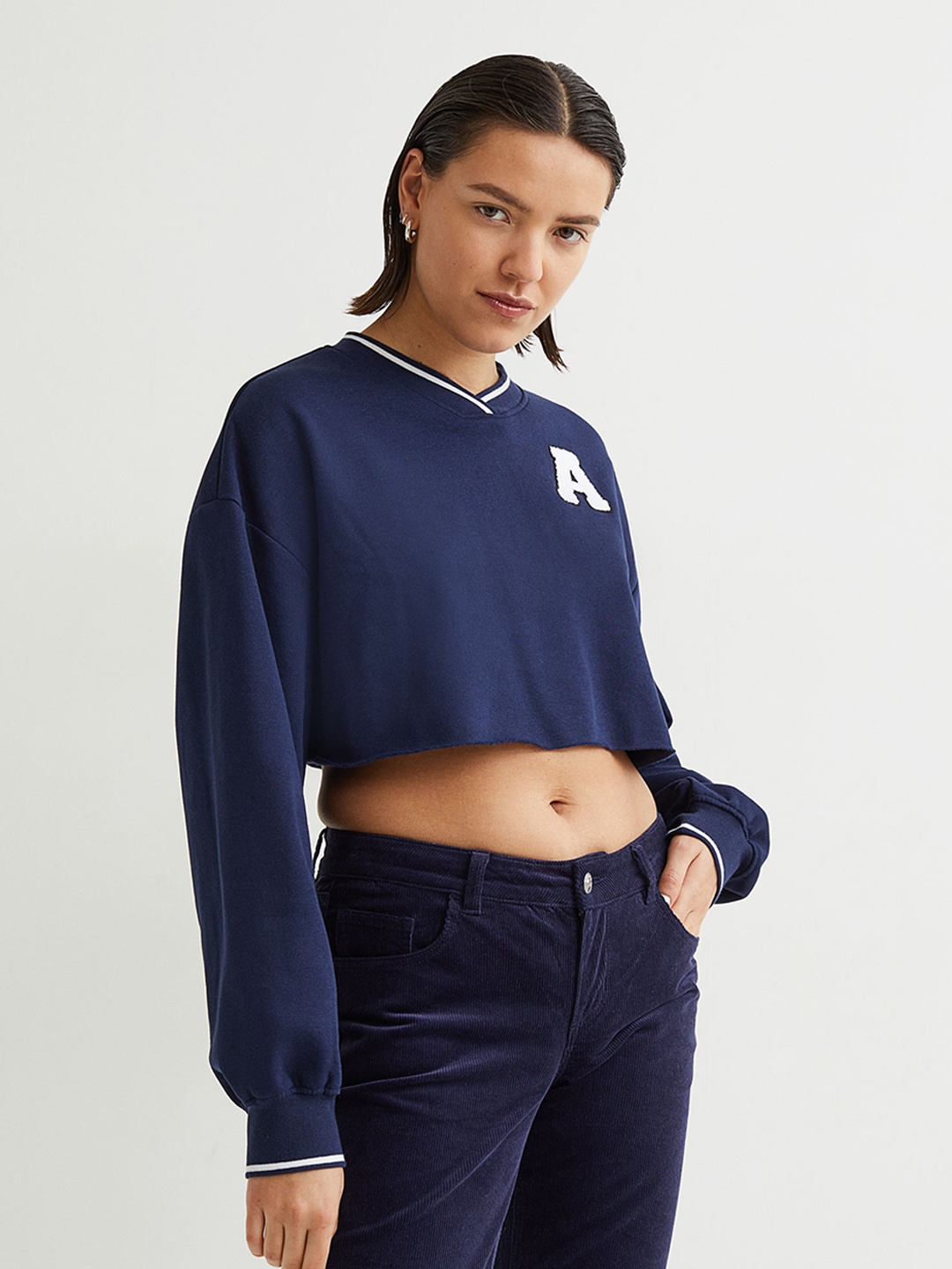 

H&M Women Blue Cropped Sweatshirt