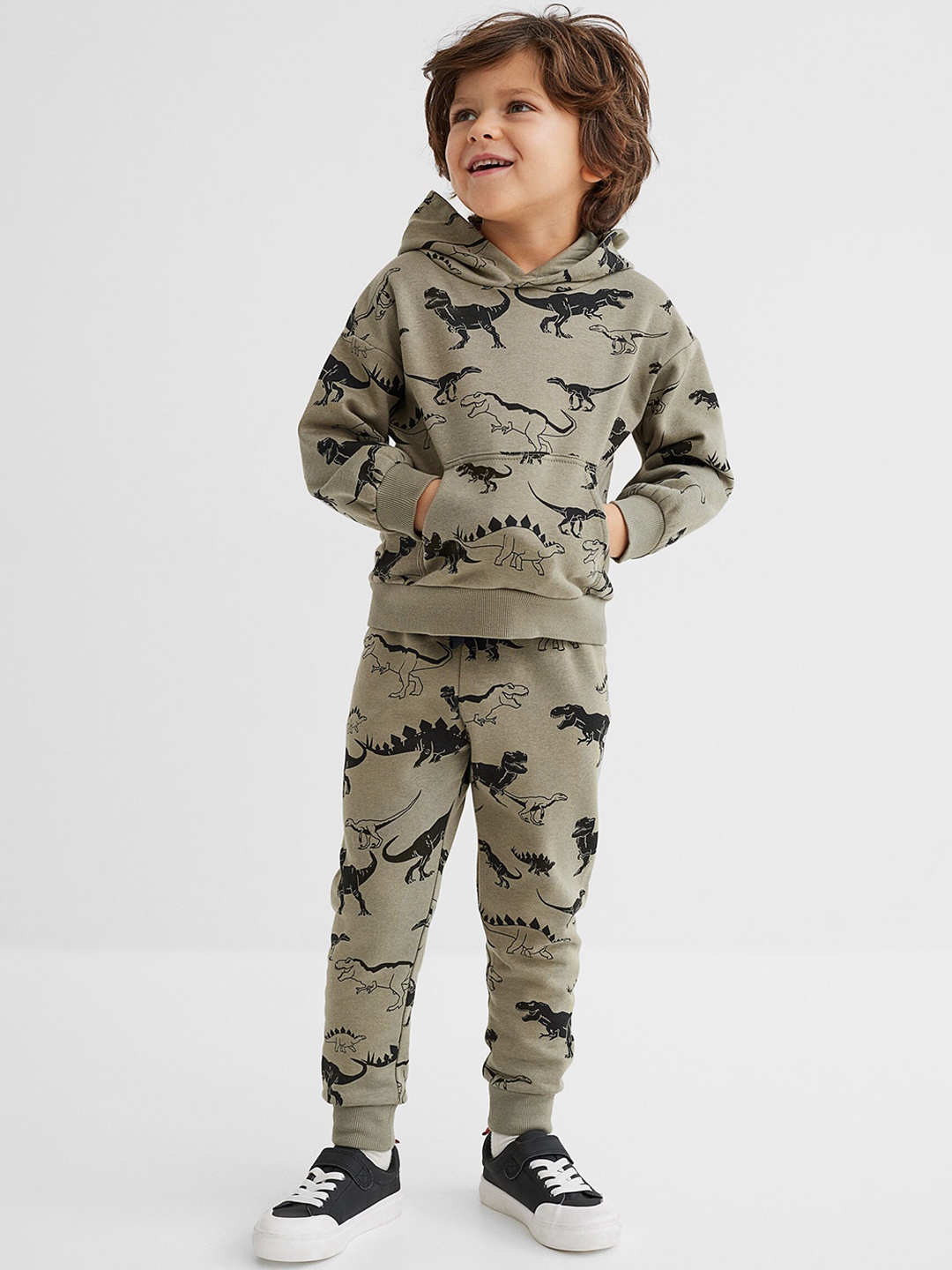

H&M Boys Green 2-Piece Sweatshirt Set