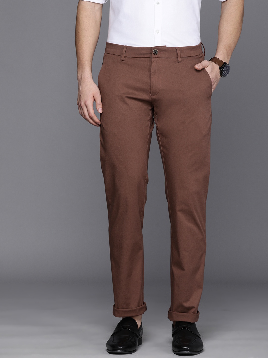 

Allen Solly Men Brown Solid Slim Fit Mid Rise Regular Trousers