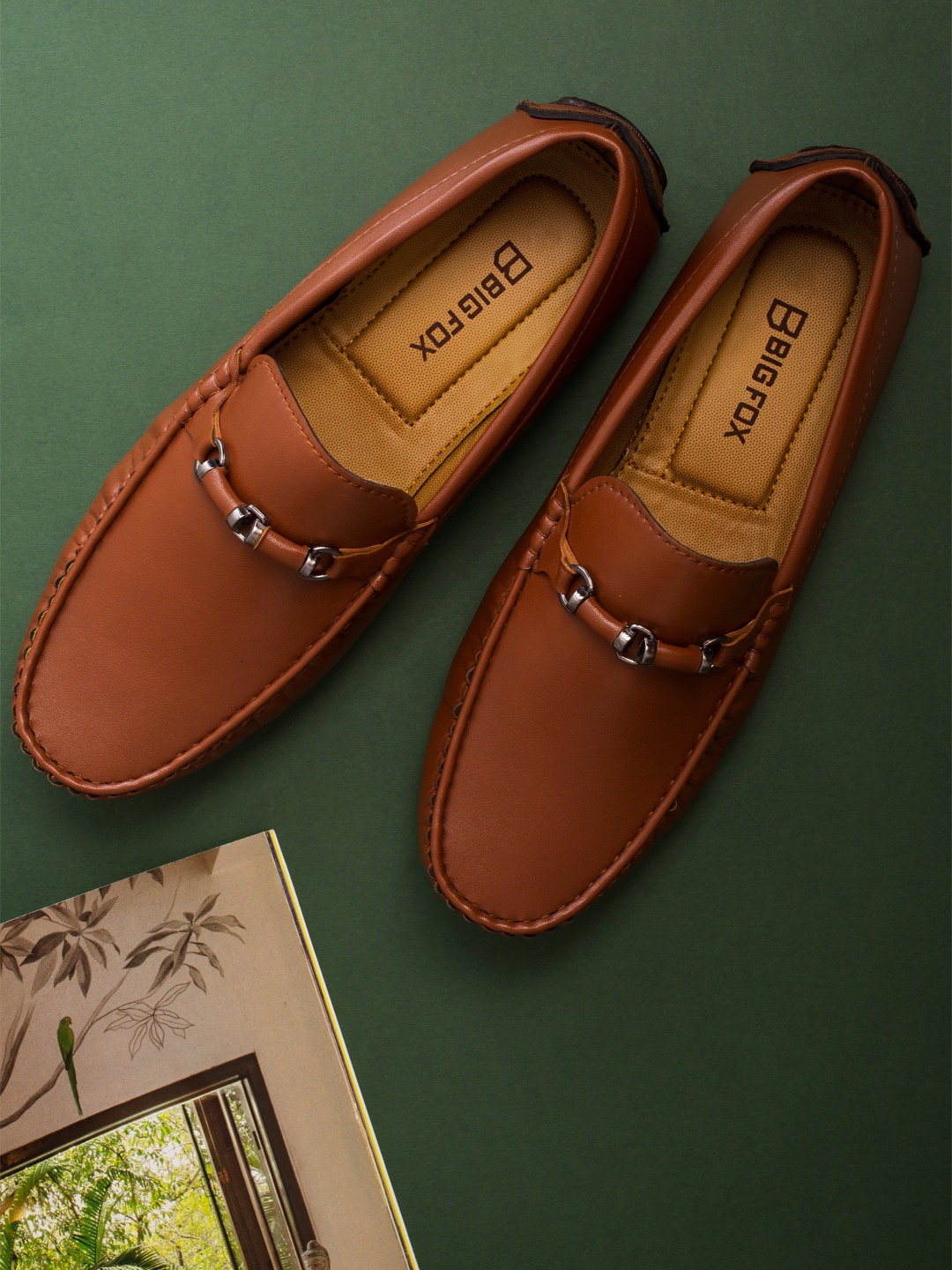 

Big Fox Men Tan Solid Loafers