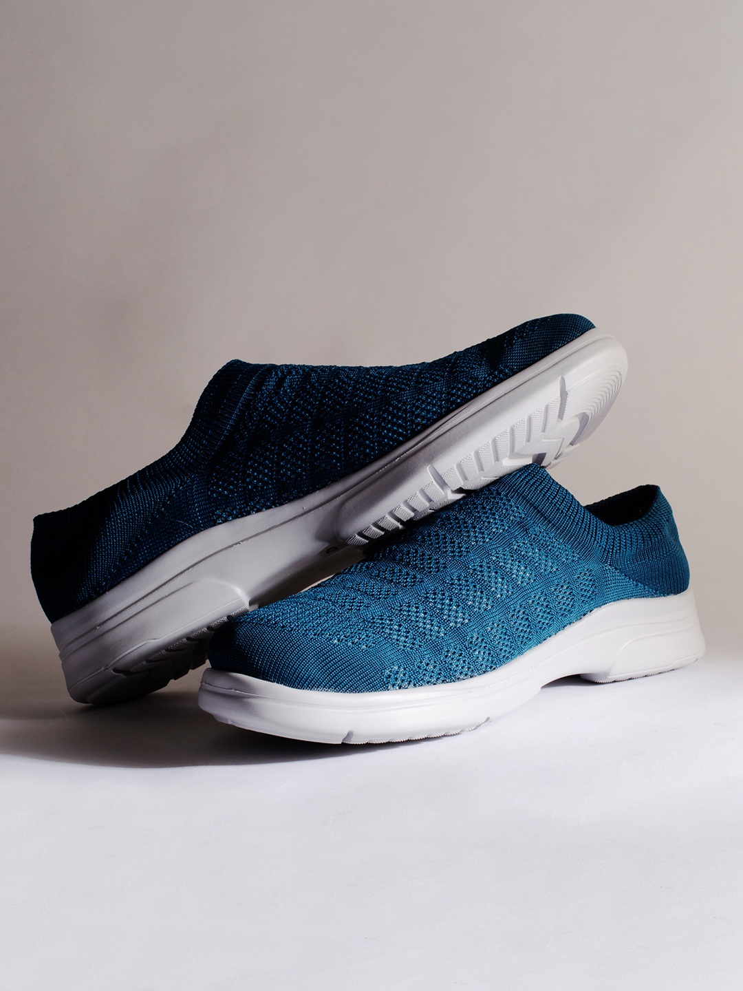 

Big Fox Men Green Printed Slip-On Sneakers