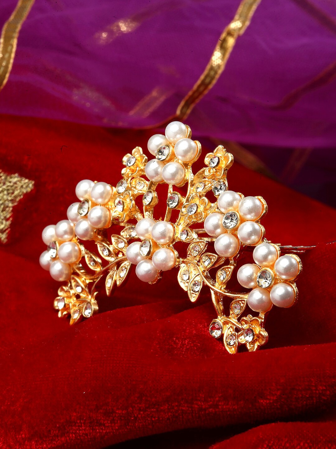 

ZENEME Women Gold-Toned & White Beaded Comb Pin