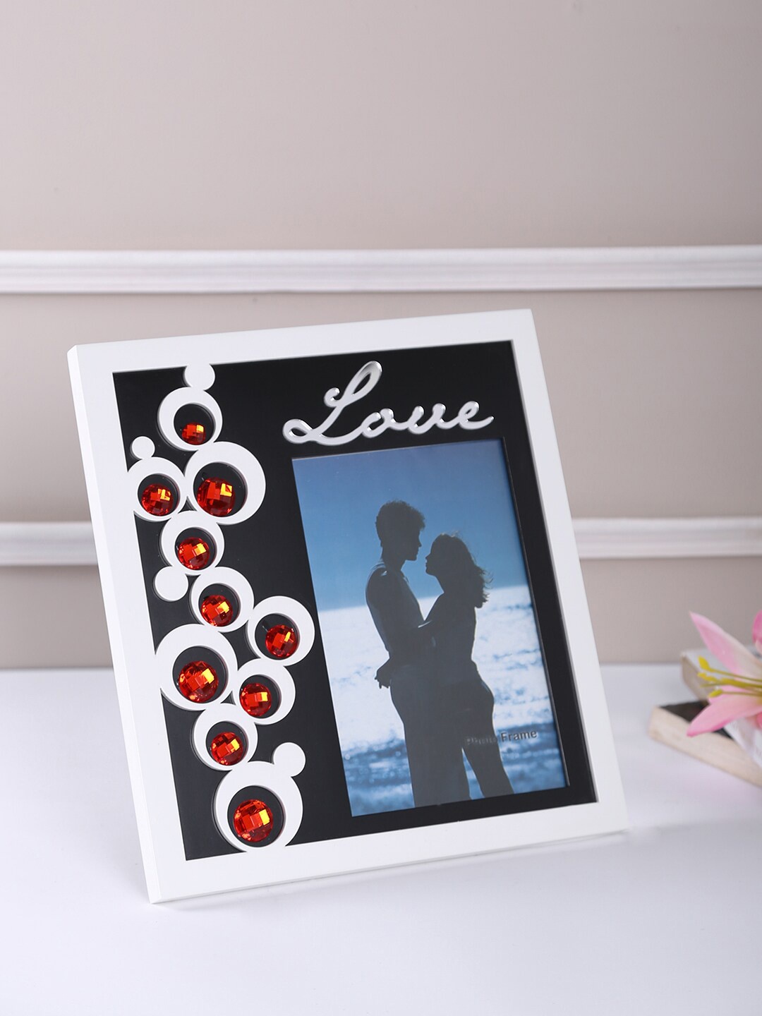 

TAYHAA Black & Red All-About-Love Printed Table Top Photo Frame